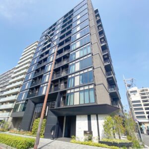 Read more about the article 超一流の存在感、北堀江にそびえ立つホテル風タワマン。