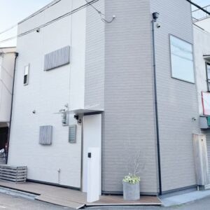 Read more about the article 東大阪に現れた戸建て賃貸、オンリーワンの激レアおしゃれルーム。